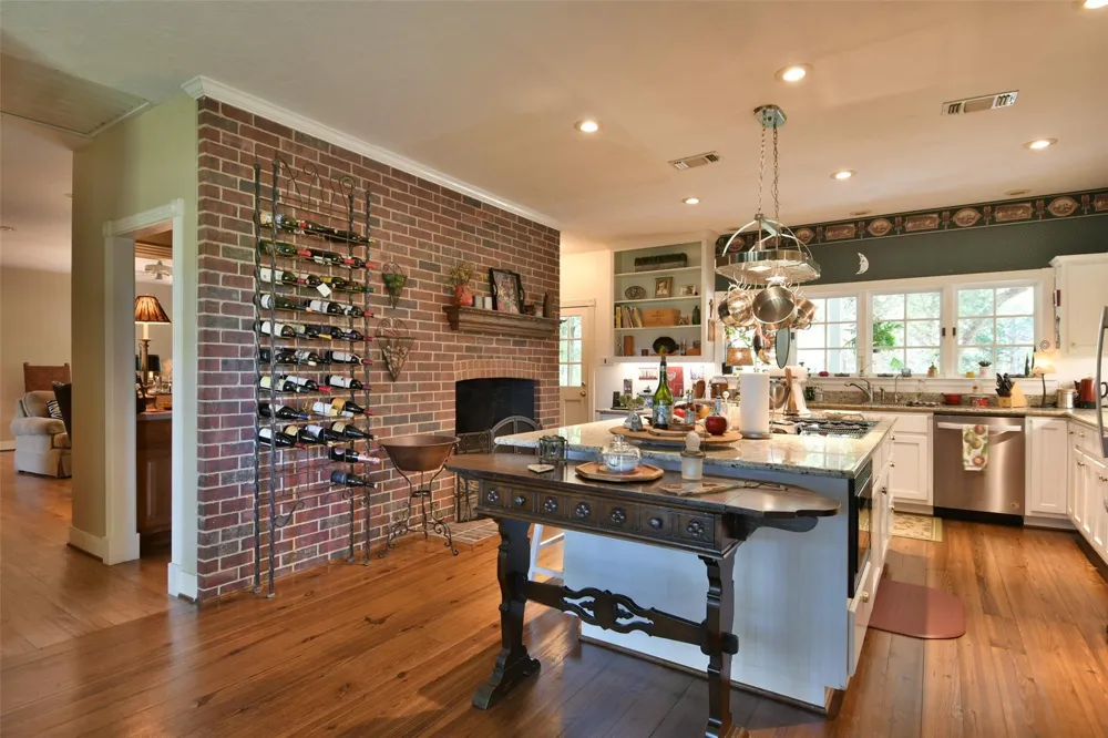 1263 Weishuhn Road New Ulm, TX 78950