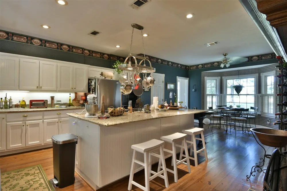 1263 Weishuhn Road New Ulm, TX 78950