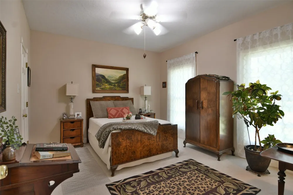 1263 Weishuhn Road New Ulm, TX 78950