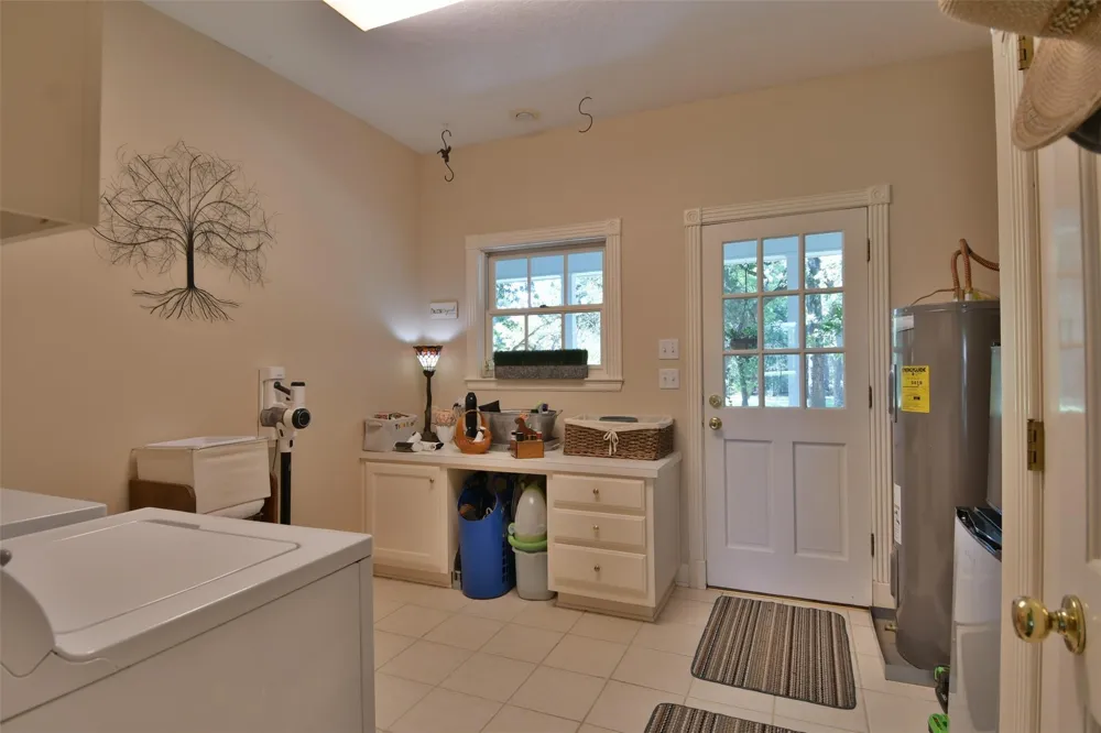 1263 Weishuhn Road New Ulm, TX 78950