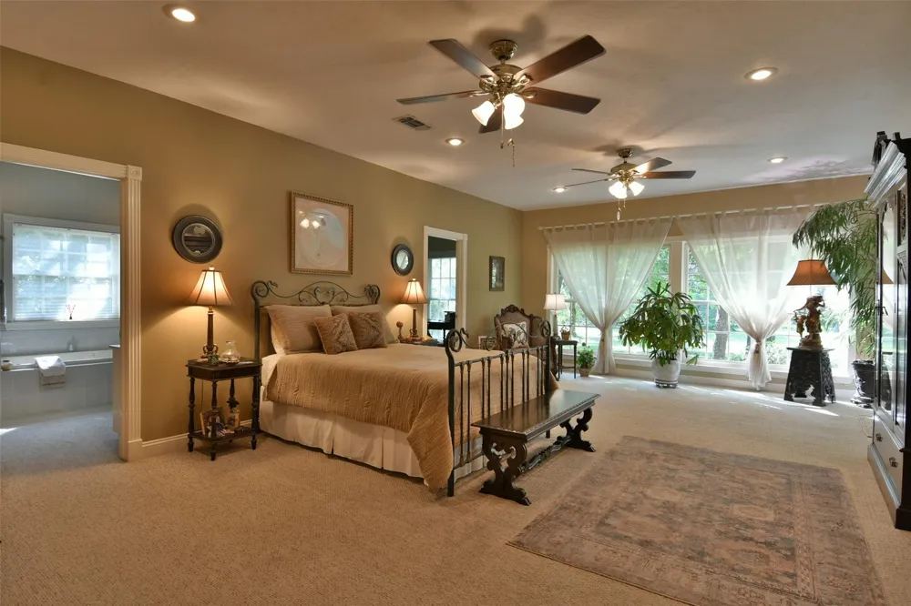 1263 Weishuhn Road New Ulm, TX 78950