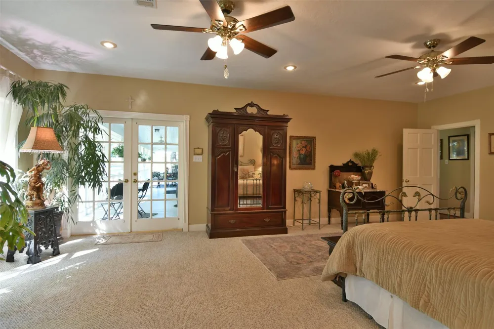 1263 Weishuhn Road New Ulm, TX 78950