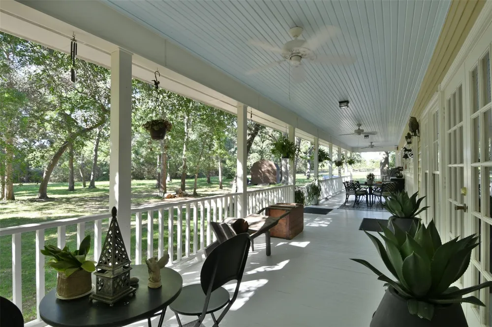 1263 Weishuhn Road New Ulm, TX 78950