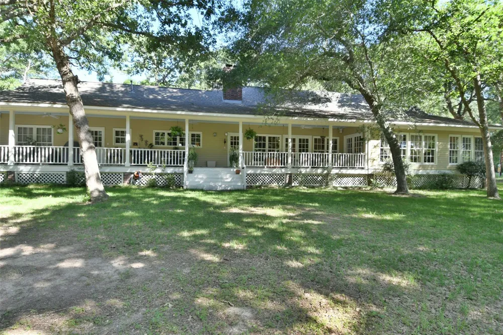 1263 Weishuhn Road New Ulm, TX 78950