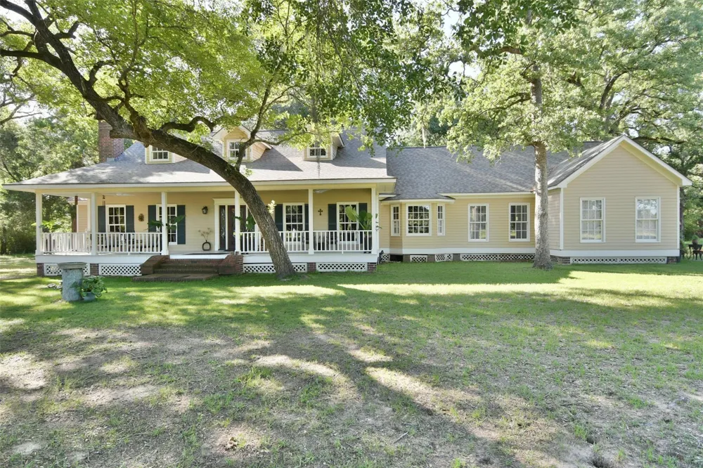 1263 Weishuhn Road New Ulm, TX 78950