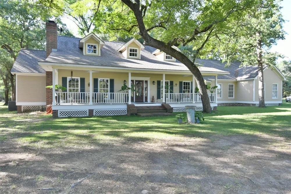 1263 Weishuhn Road New Ulm, TX 78950