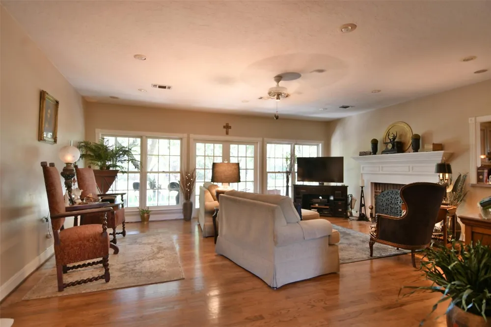 1263 Weishuhn Road New Ulm, TX 78950