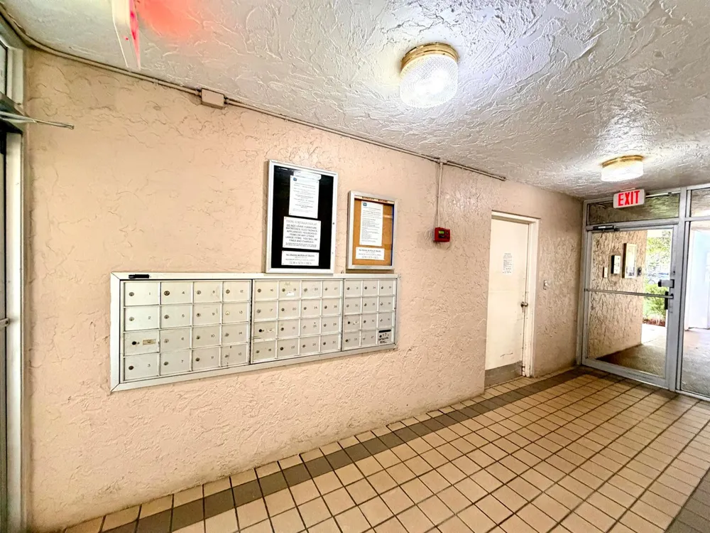 1100 NW 87TH AVENUE #406 Coral Springs, FL 33071