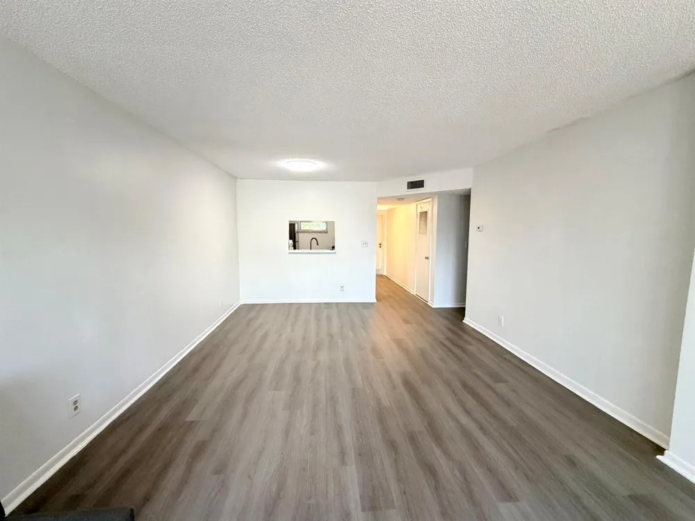 1100 NW 87TH AVENUE #406 Coral Springs, FL 33071