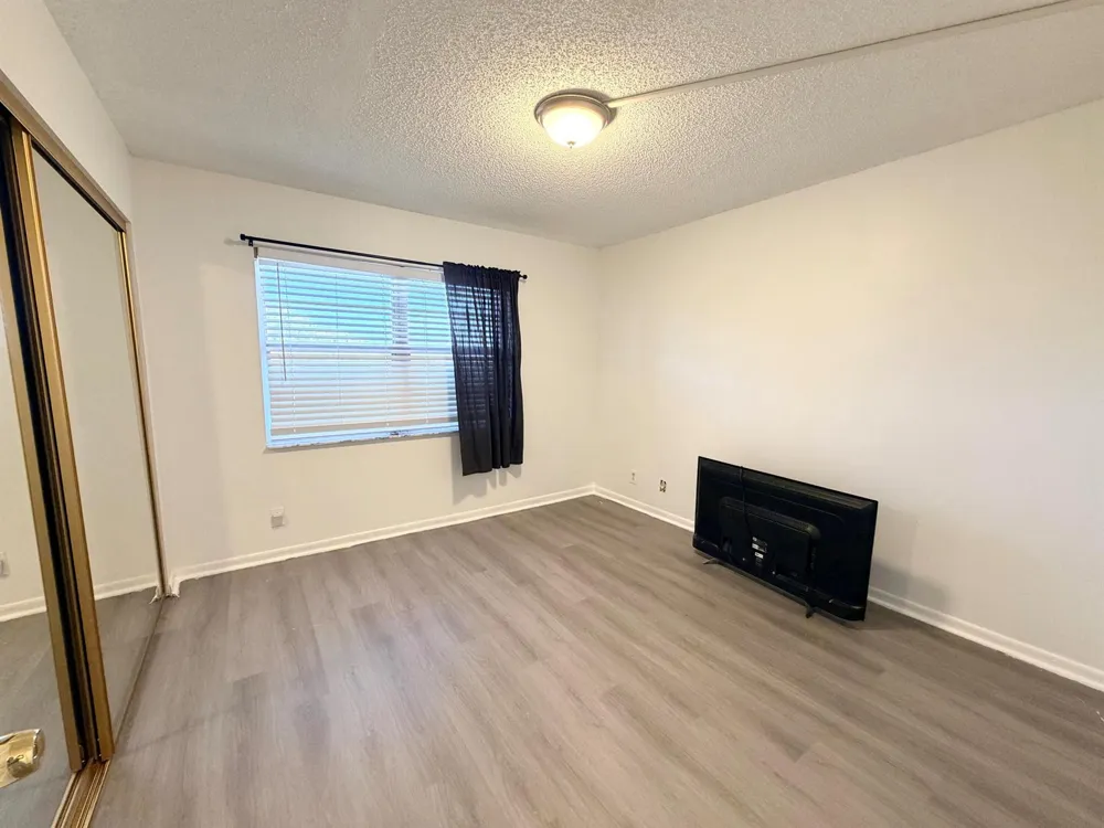1100 NW 87TH AVENUE #406 Coral Springs, FL 33071
