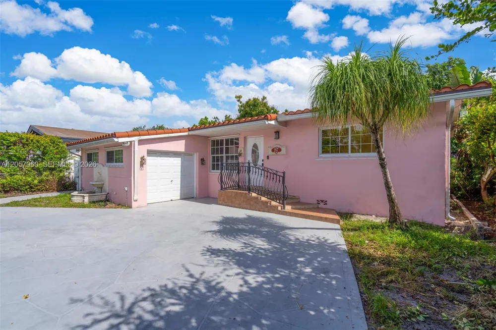 267 E 56th St Hialeah, FL 33013