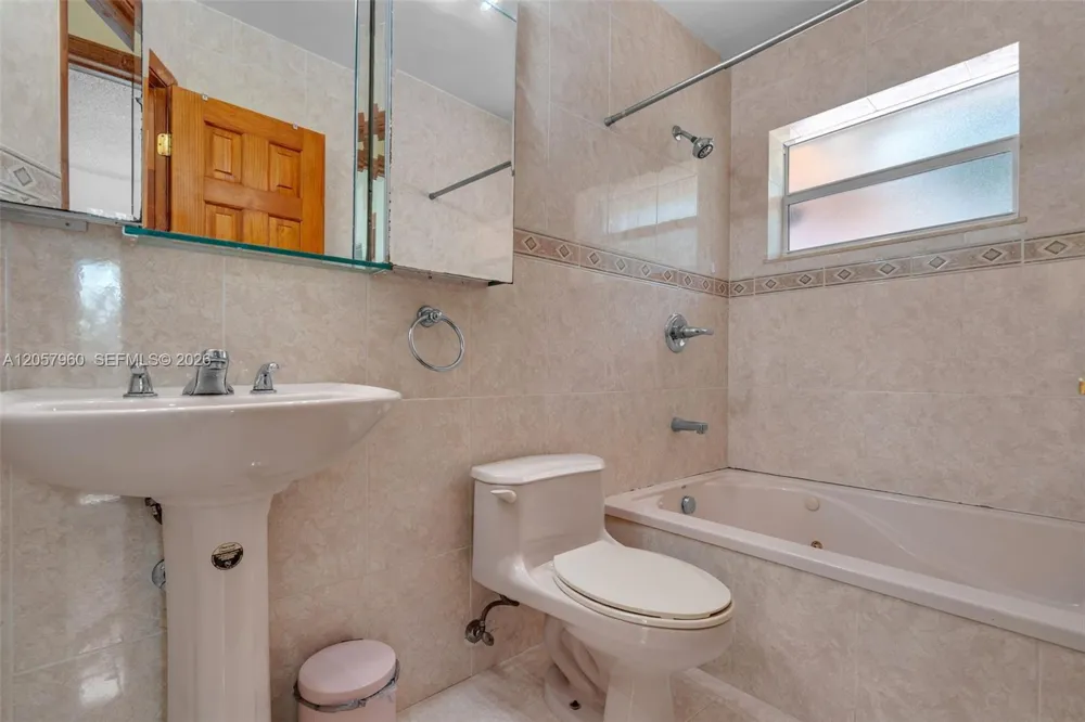 267 E 56th St Hialeah, FL 33013