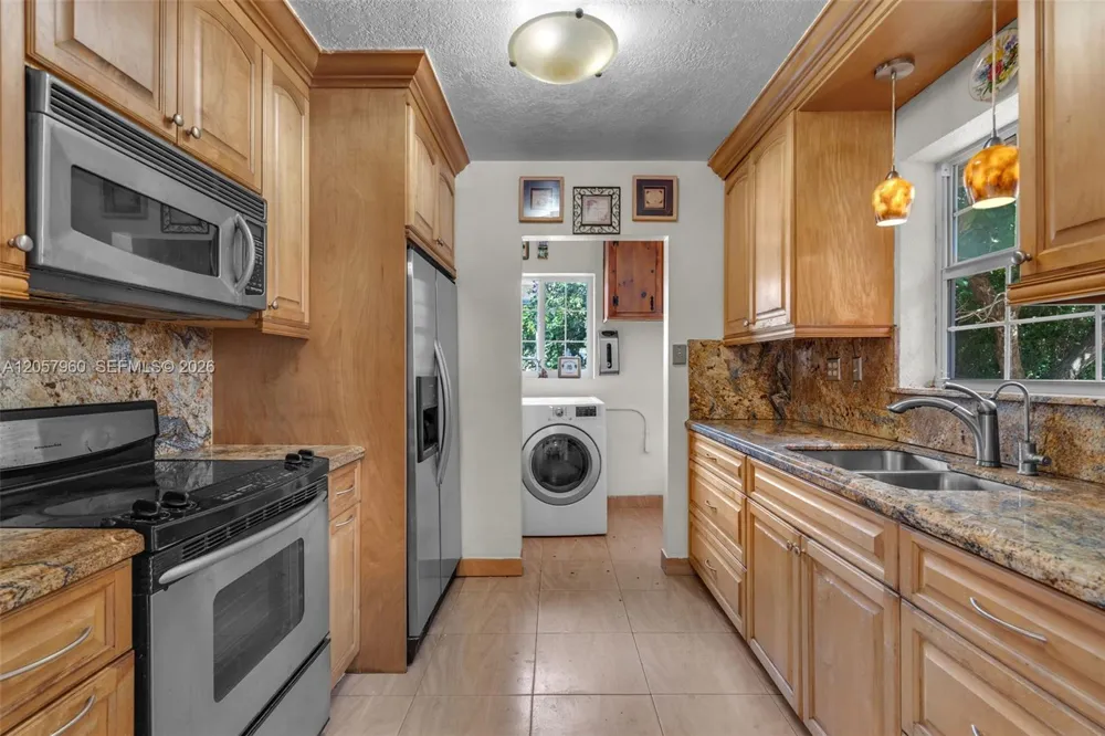 267 E 56th St Hialeah, FL 33013