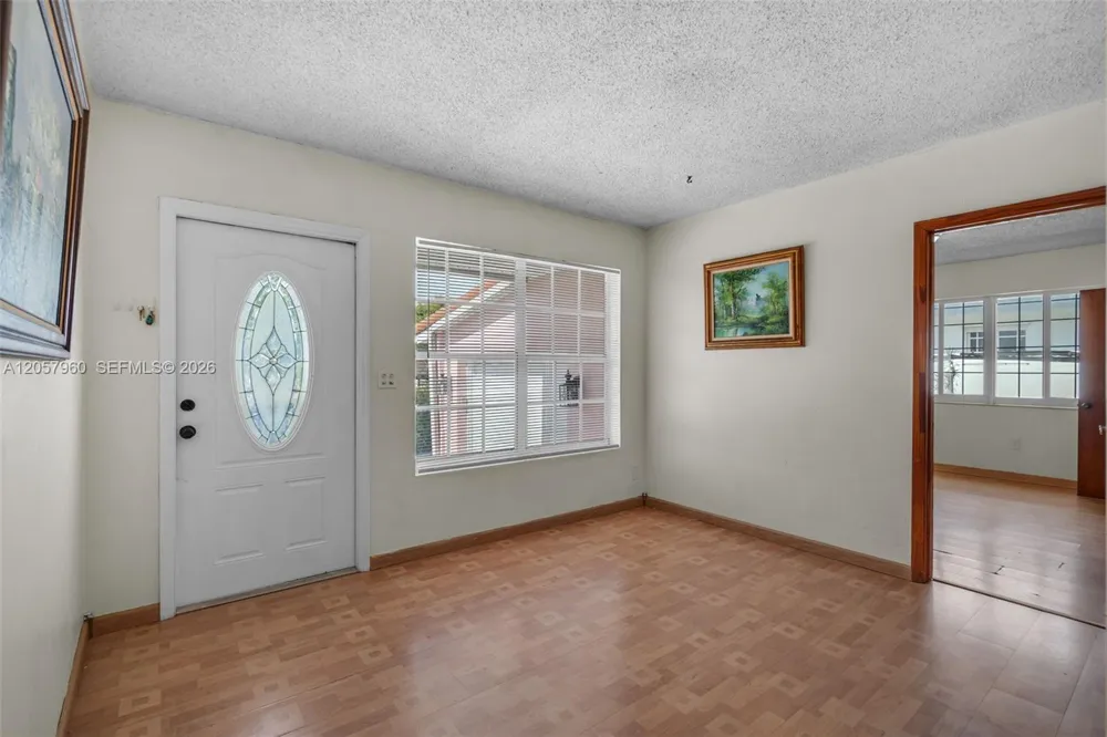 267 E 56th St Hialeah, FL 33013