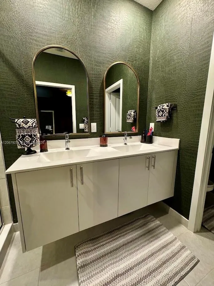 8316 NW 43rd St Doral, FL 33166