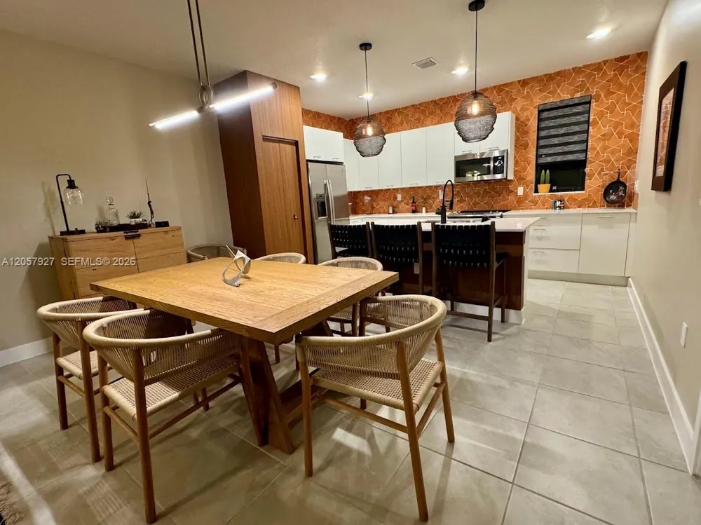 8316 NW 43rd St Doral, FL 33166