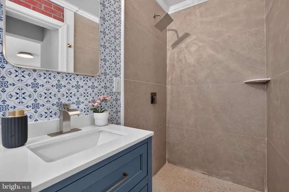 140 CREEK ROAD Shermans Dale, PA 17090