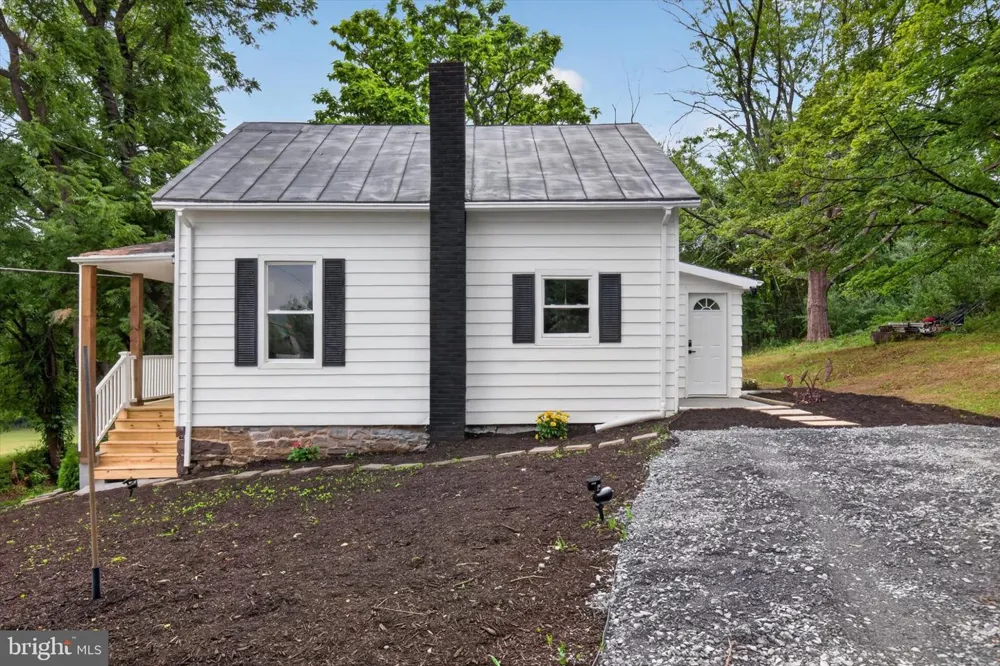140 CREEK ROAD Shermans Dale, PA 17090