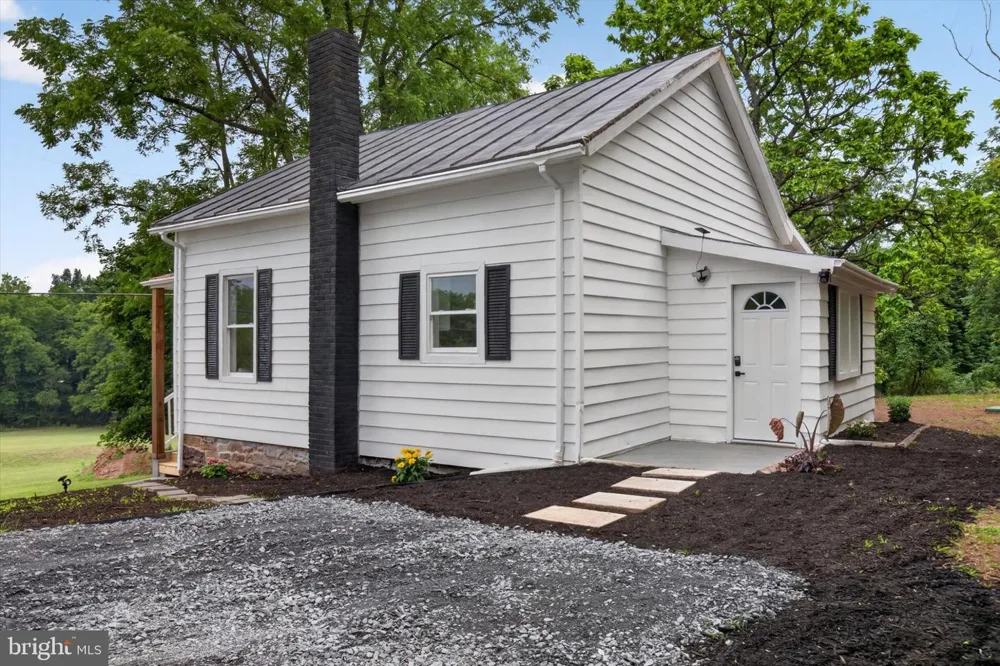 140 CREEK ROAD Shermans Dale, PA 17090