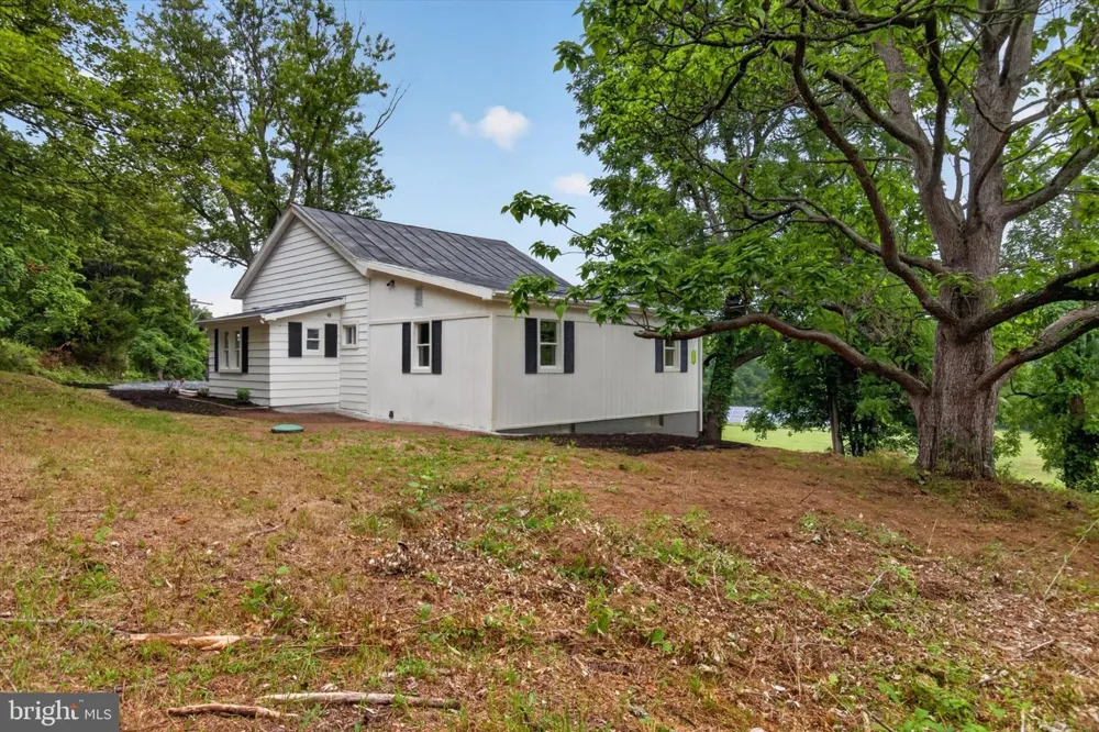 140 CREEK ROAD Shermans Dale, PA 17090