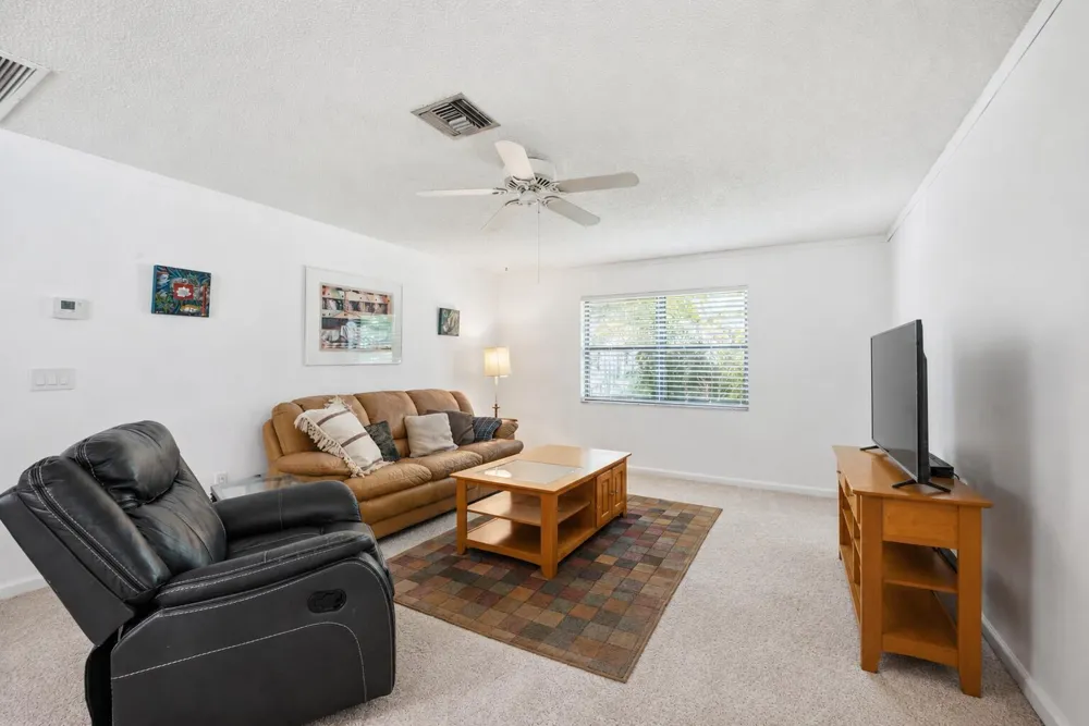 1081 Palama Way Lantana, FL 33462