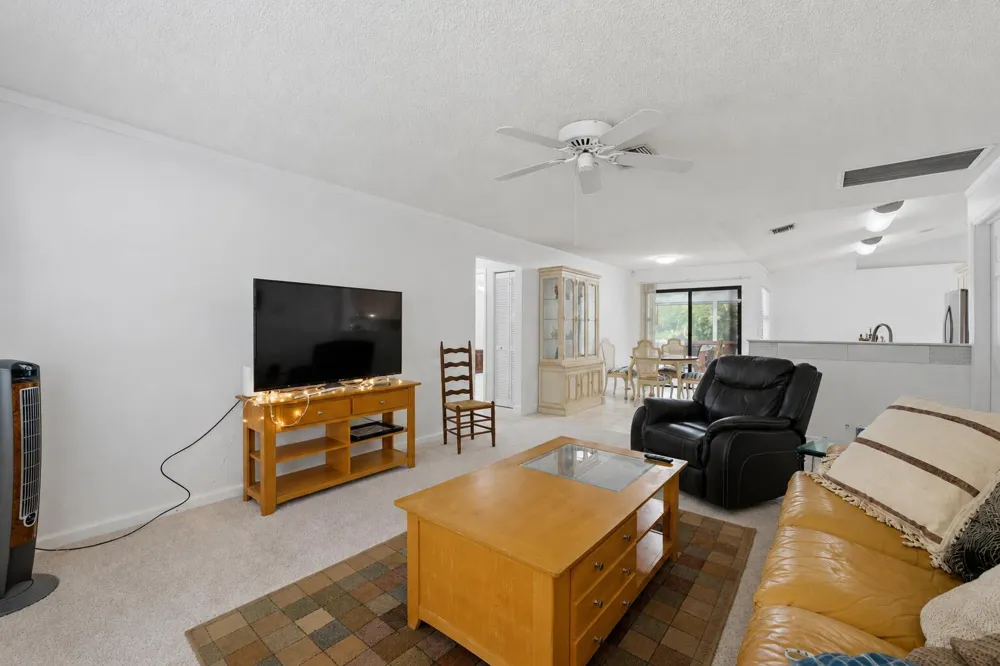 1081 Palama Way Lantana, FL 33462