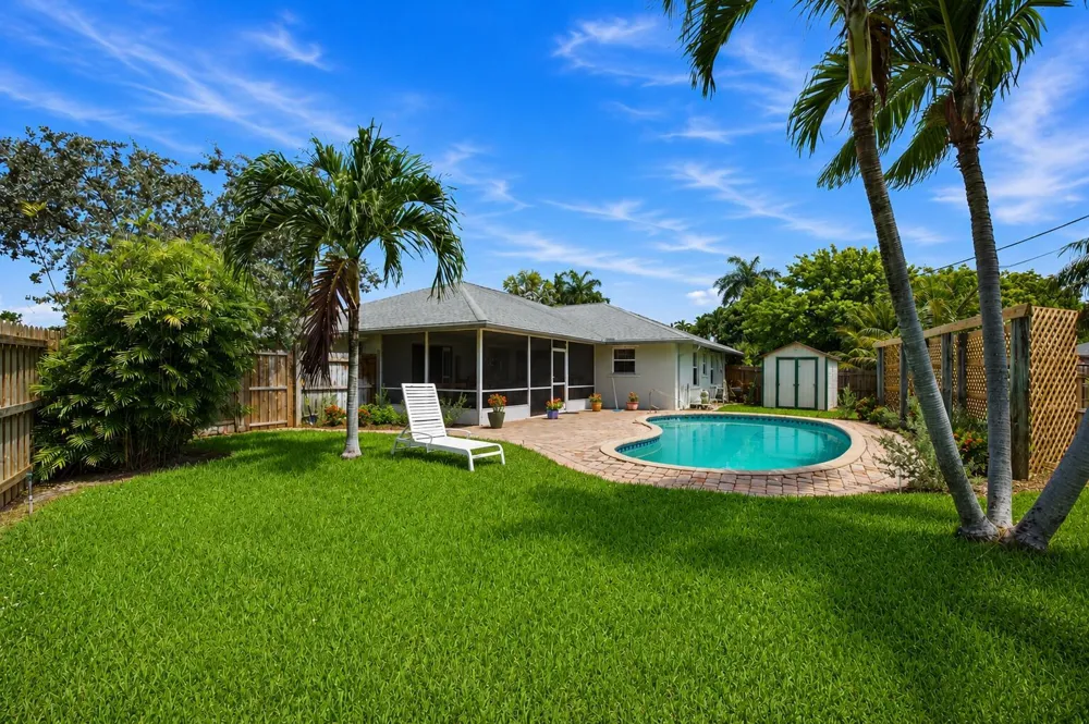 1081 Palama Way Lantana, FL 33462