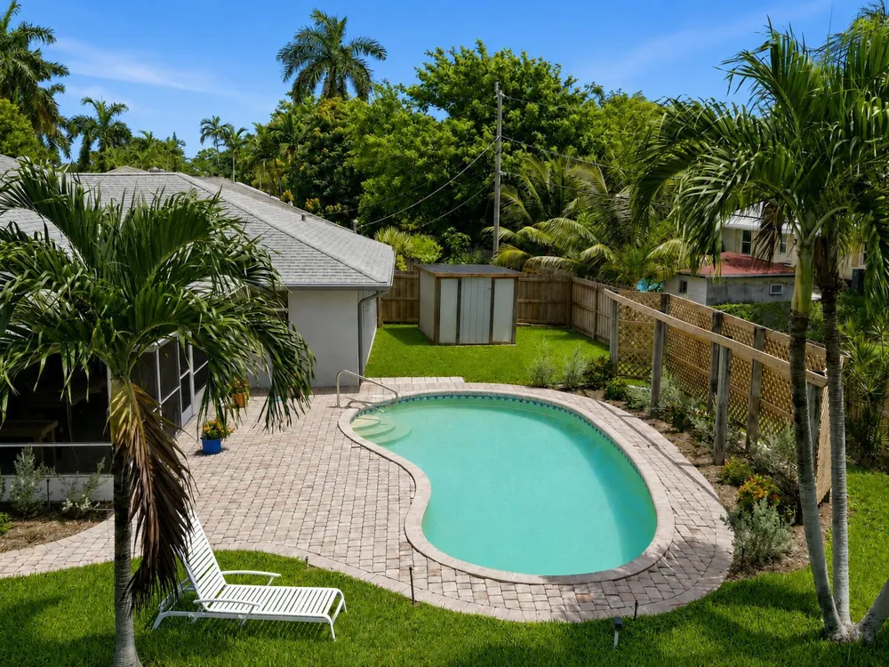1081 Palama Way Lantana, FL 33462