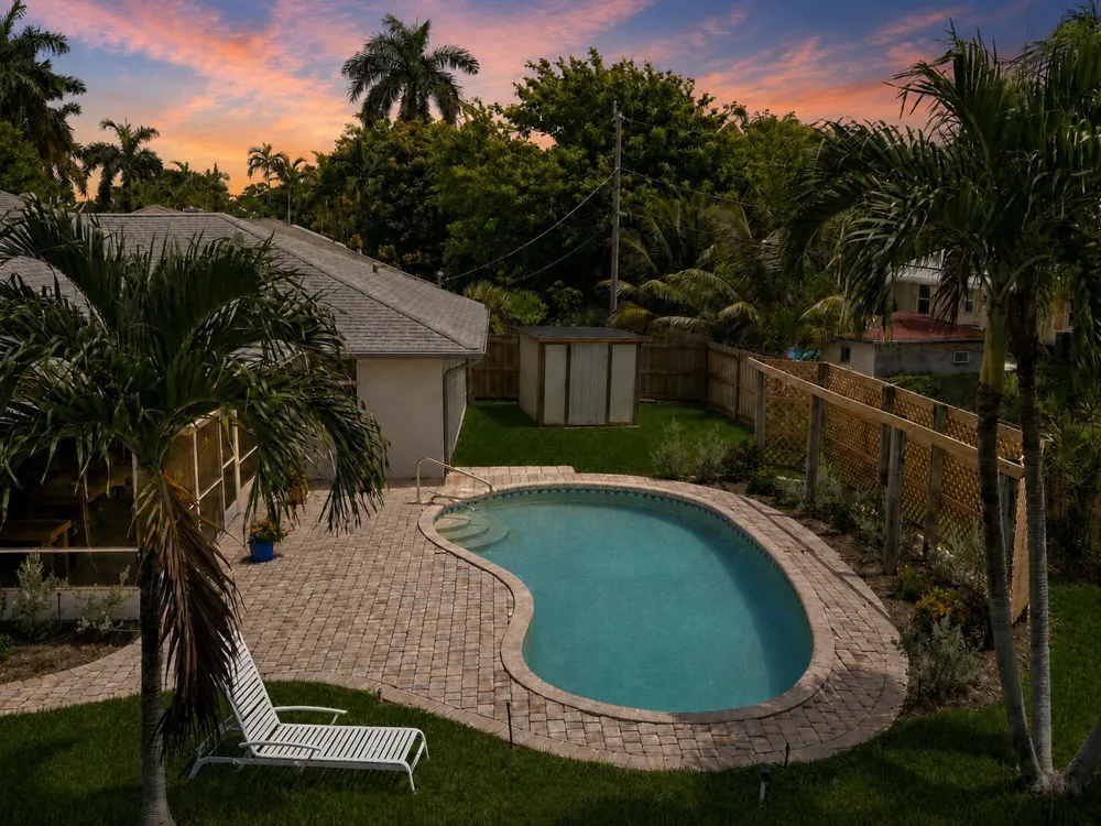 1081 Palama Way Lantana, FL 33462