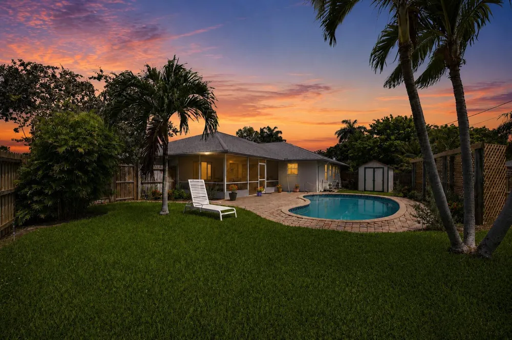 1081 Palama Way Lantana, FL 33462