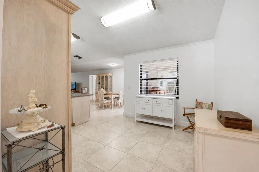 1081 Palama Way Lantana, FL 33462