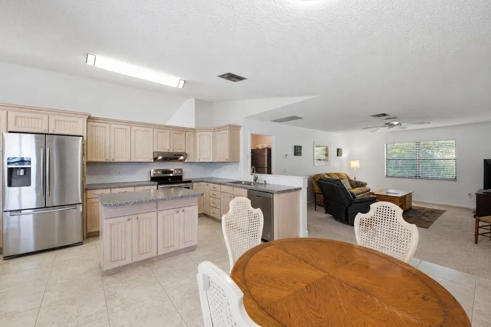 1081 Palama Way Lantana, FL 33462