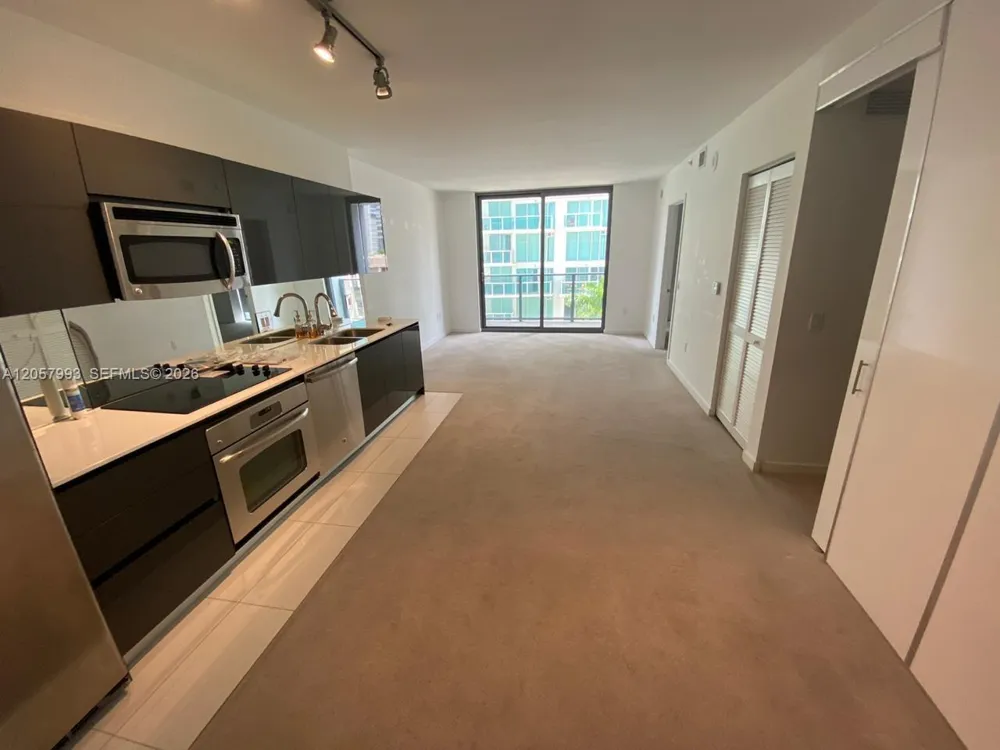 31 SE 6 street #706 Miami, FL 33131