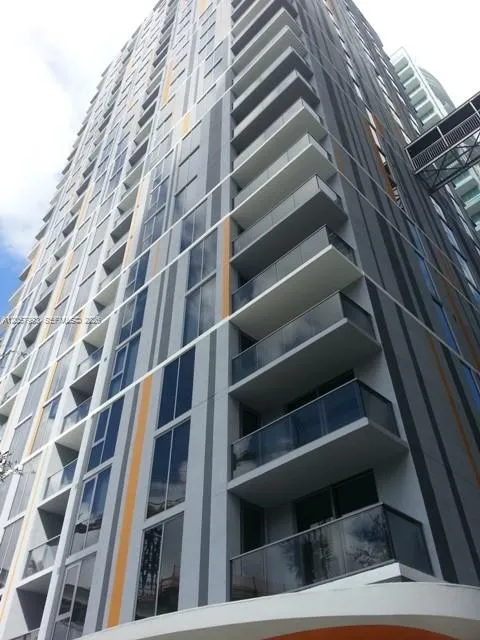 31 SE 6 street #706 Miami, FL 33131