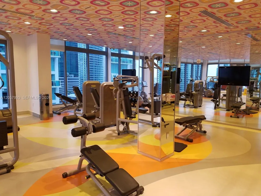 31 SE 6 street #706 Miami, FL 33131