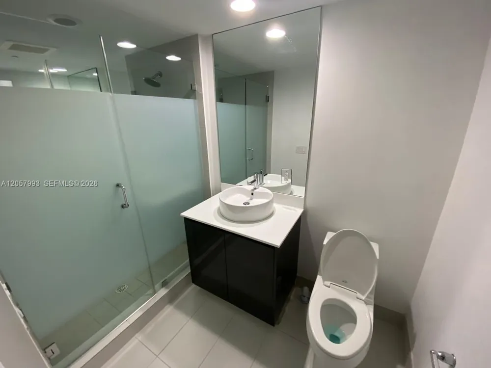 31 SE 6 street #706 Miami, FL 33131