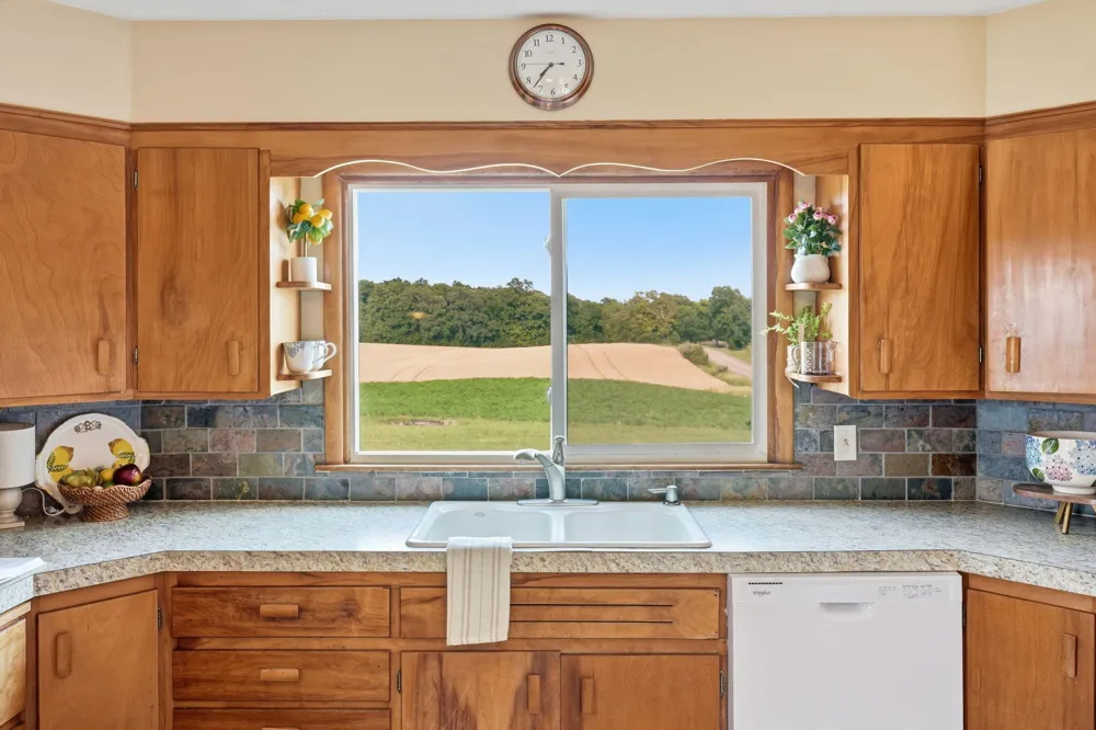 7760 Willow Road Clinton, MI 49236