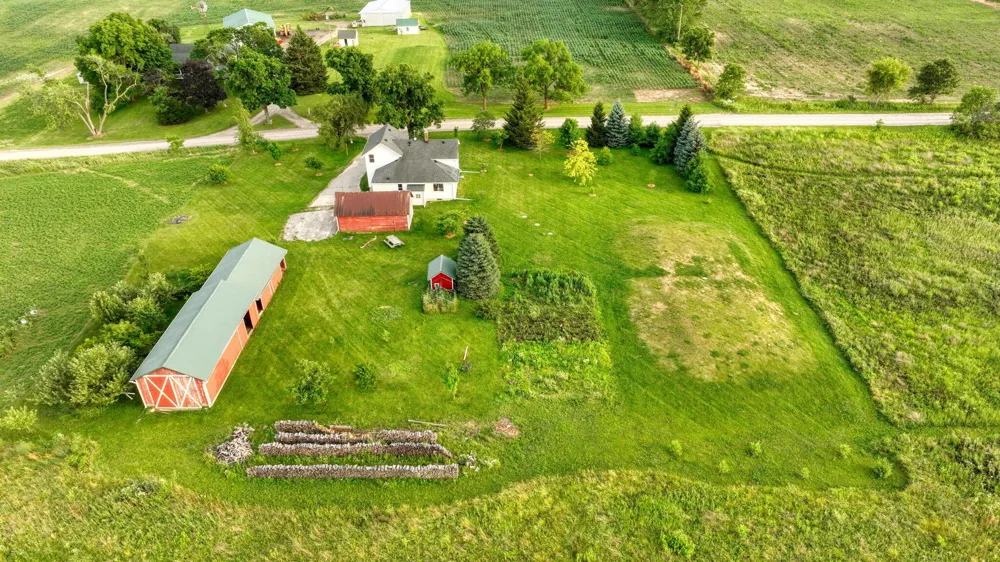 7760 Willow Road Clinton, MI 49236