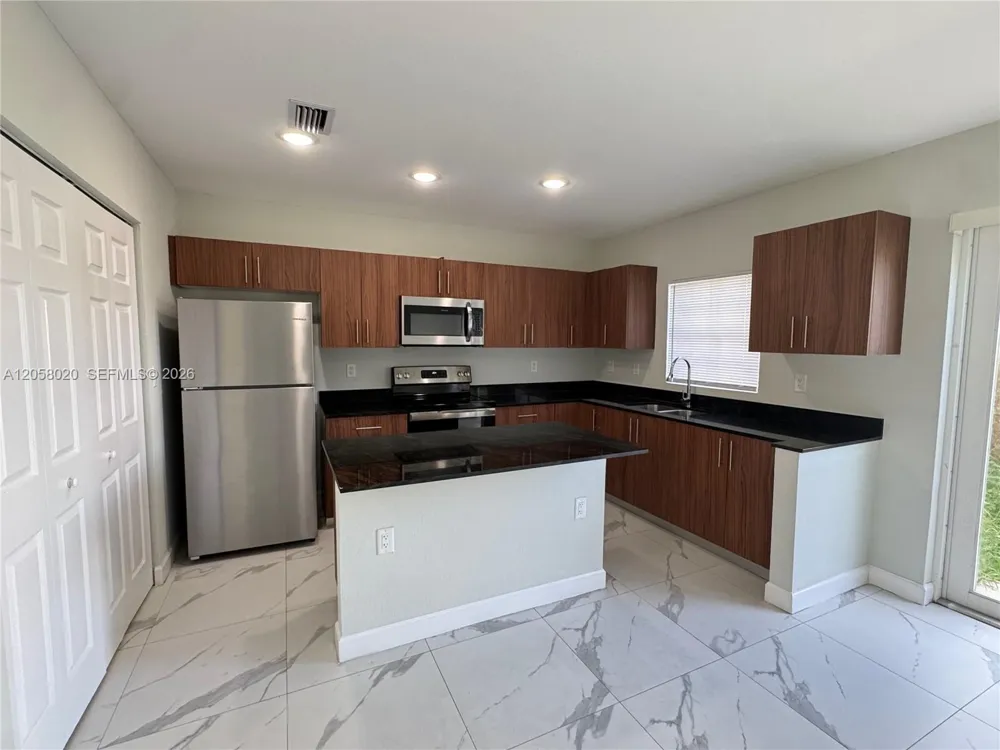 1310 NW 6th Ave #G Florida City, FL 33034