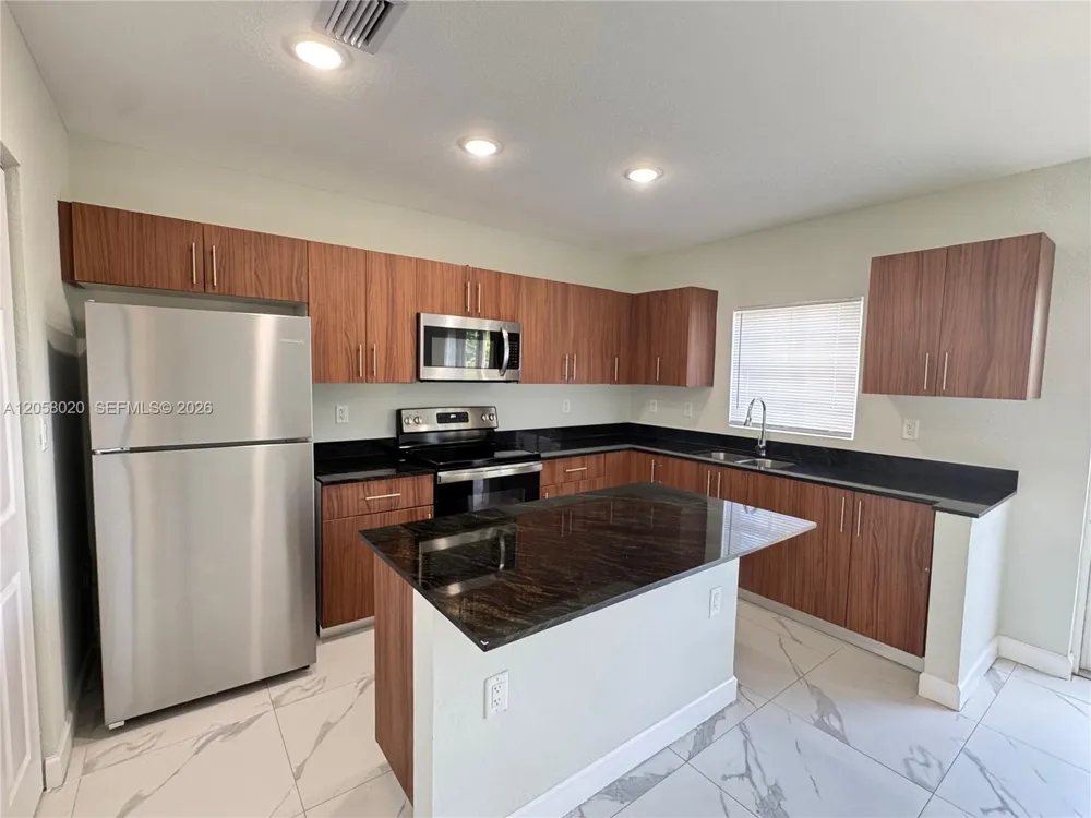 1310 NW 6th Ave #G Florida City, FL 33034