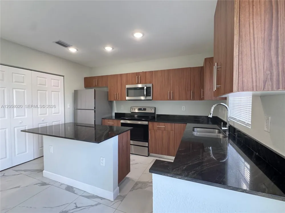 1310 NW 6th Ave #G Florida City, FL 33034