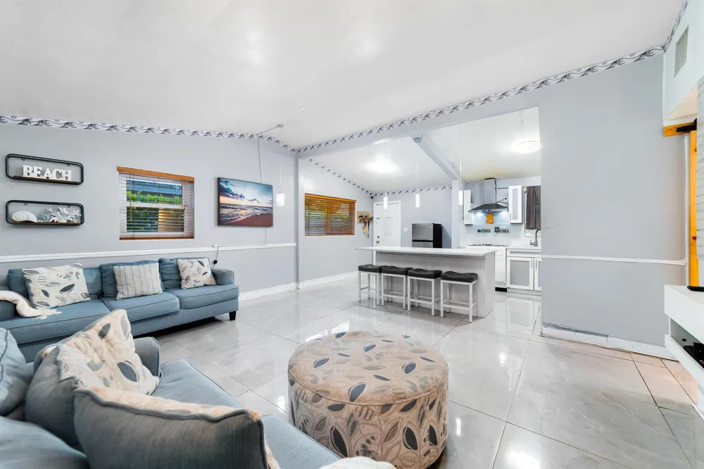 735 Hibiscus Drive Royal Palm Beach, FL 33411