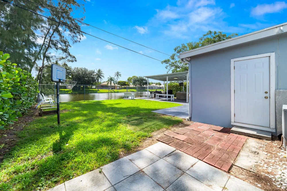 735 Hibiscus Drive Royal Palm Beach, FL 33411