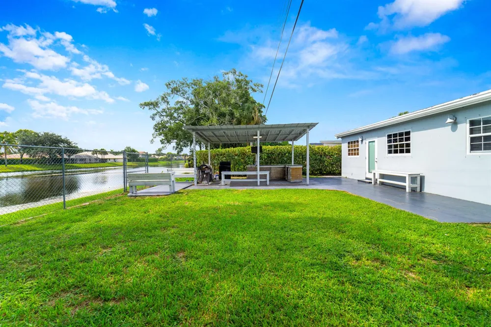 735 Hibiscus Drive Royal Palm Beach, FL 33411