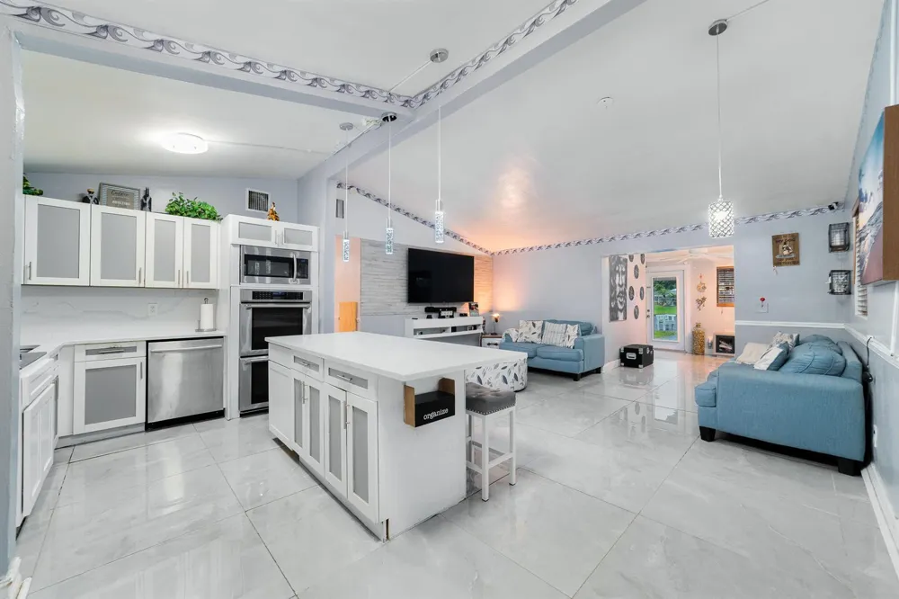 735 Hibiscus Drive Royal Palm Beach, FL 33411