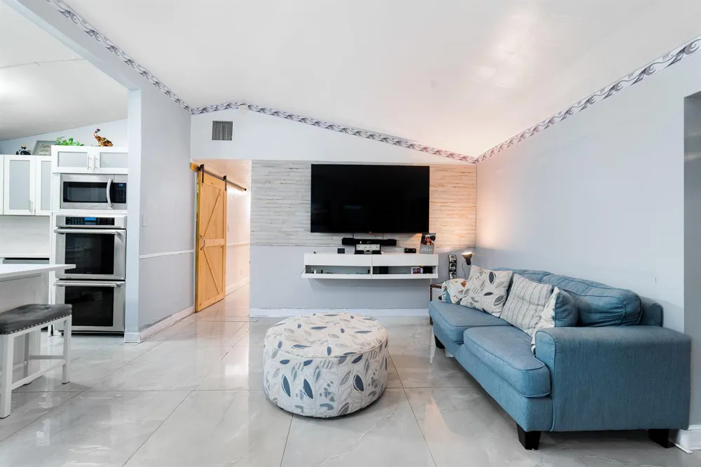 735 Hibiscus Drive Royal Palm Beach, FL 33411