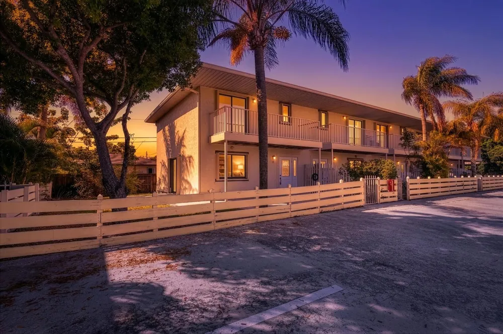 324 W PINE STREET #11 Lantana, FL 33462