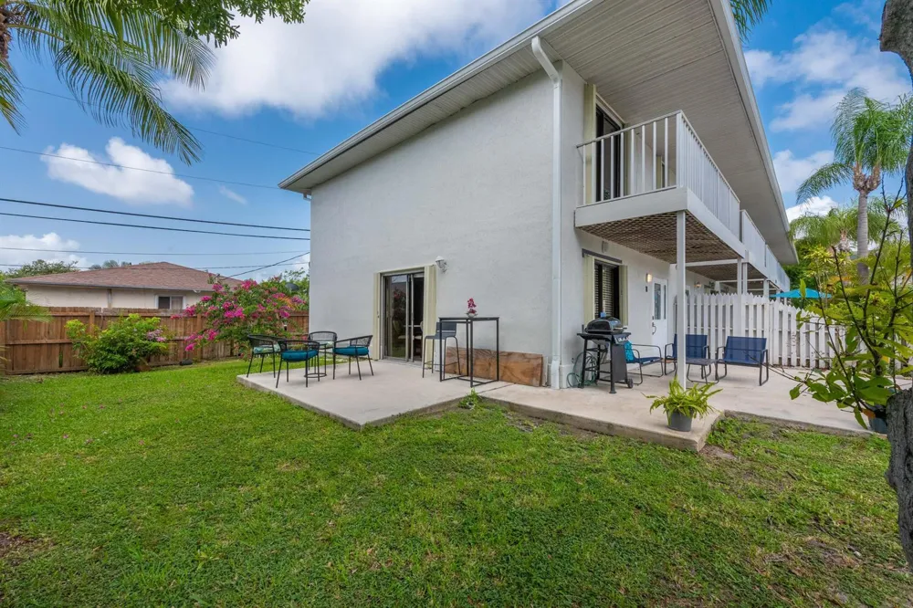 324 W PINE STREET #11 Lantana, FL 33462