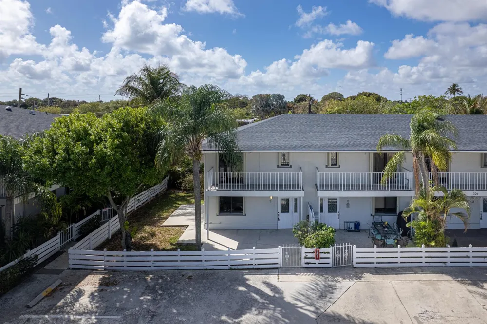 324 W PINE STREET #11 Lantana, FL 33462