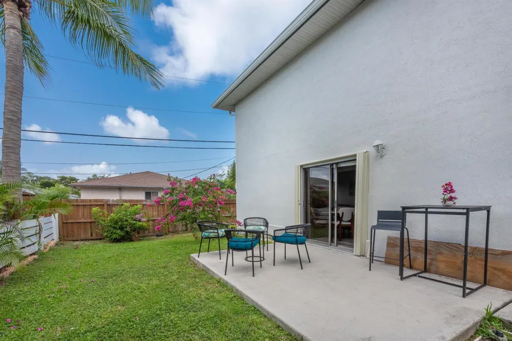 324 W PINE STREET #11 Lantana, FL 33462